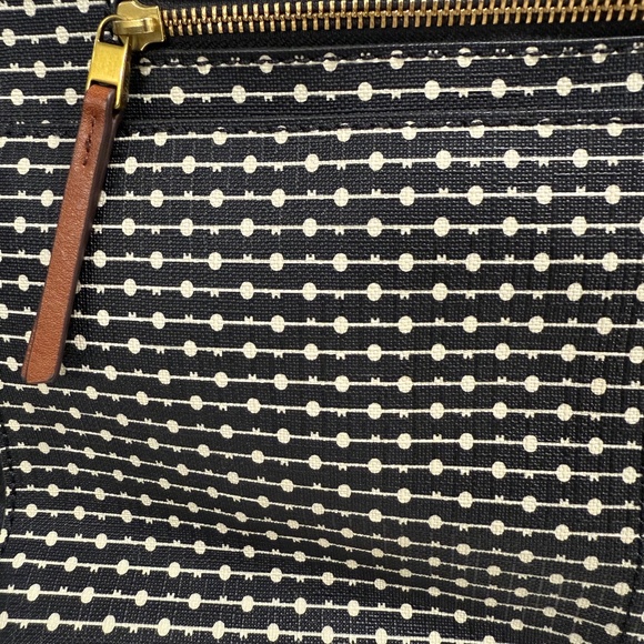 Fossil Large Tote bag, black and white design, 2 open pockets, zip top, - Picture 2 of 8